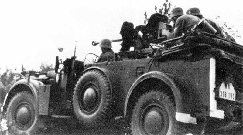 Ciężki karabin przeciwpancerny s.Pz.B. 41 na samochodzie terenowym